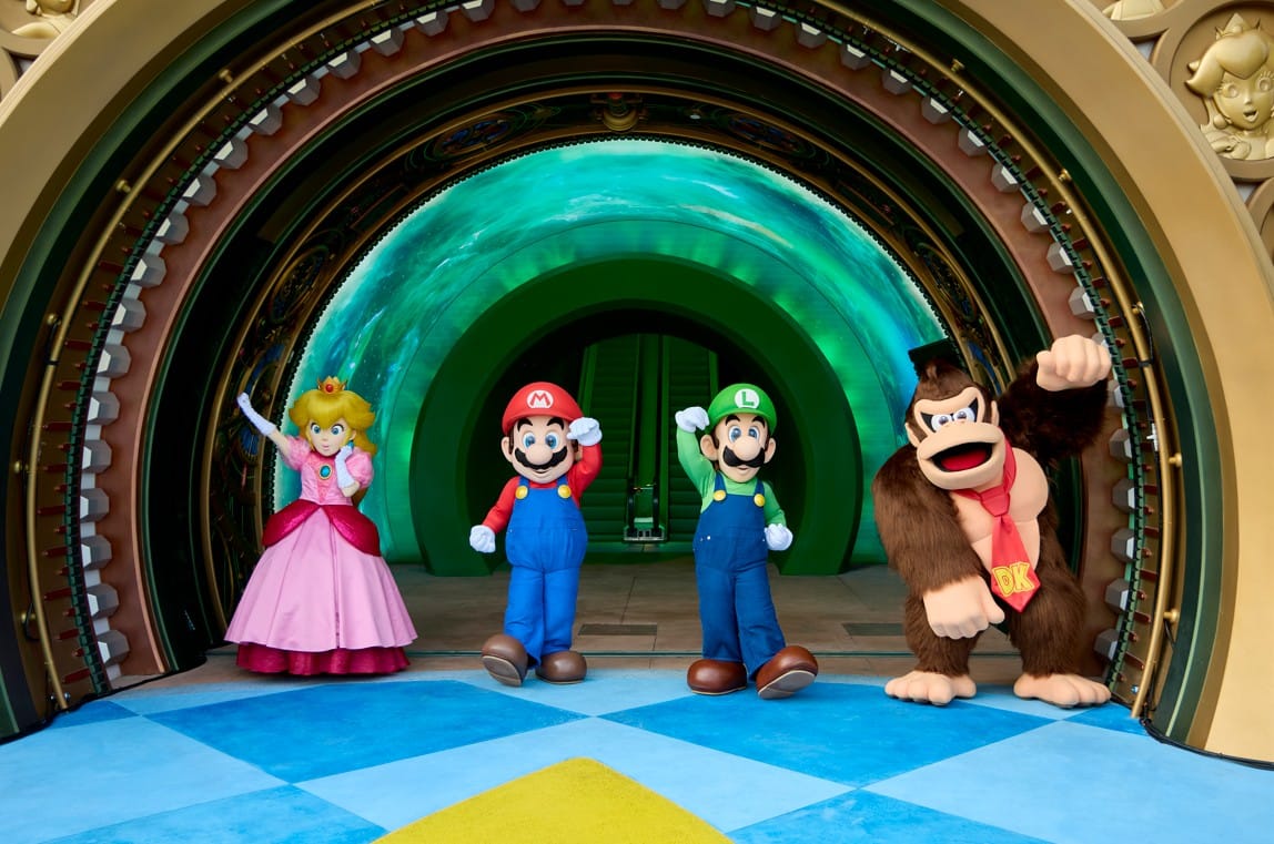 The entrance portal to SUPER NINTENDO WORLD