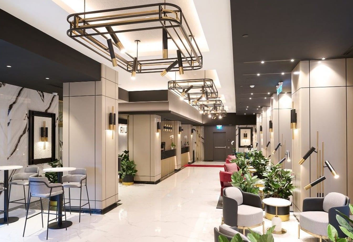 RIU Plaza Toronto lobby