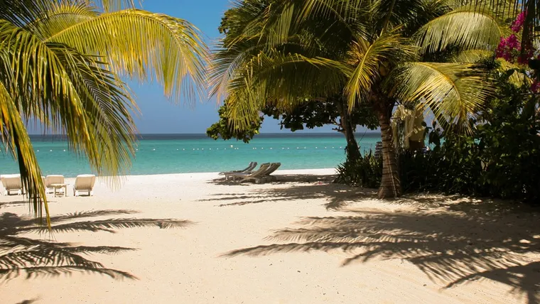 Beach paradise in Jamaica [image courtesy of British Airways]