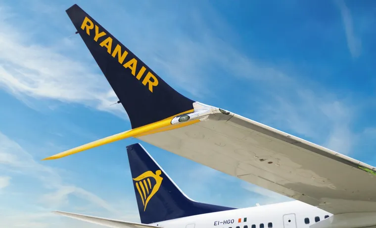 Ryanair wing logo